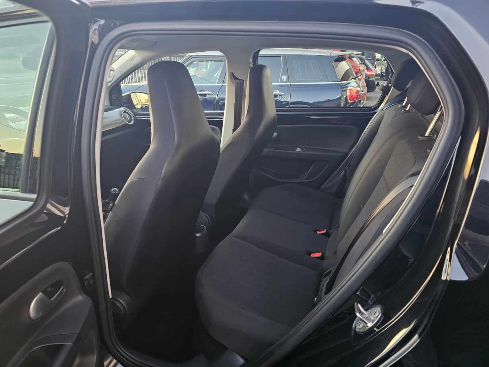 VOLKSWAGEN UP 1.0