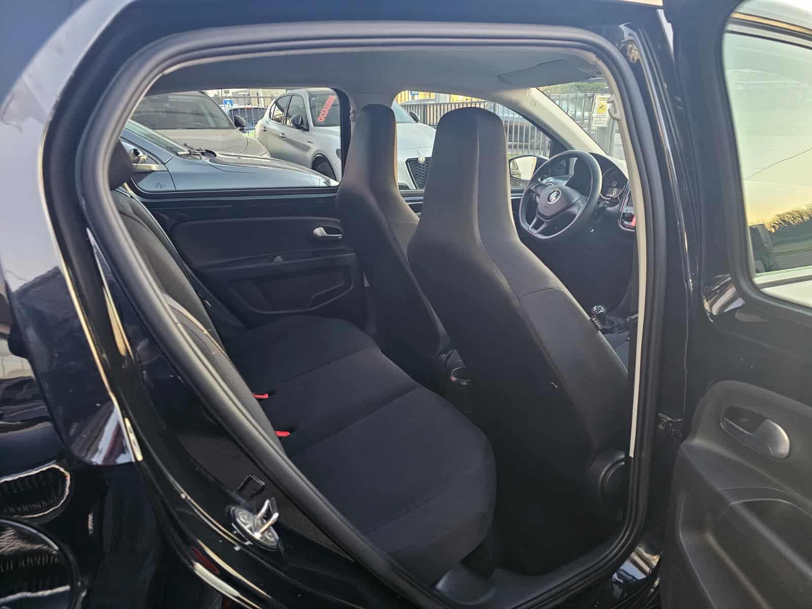 VOLKSWAGEN UP 1.0