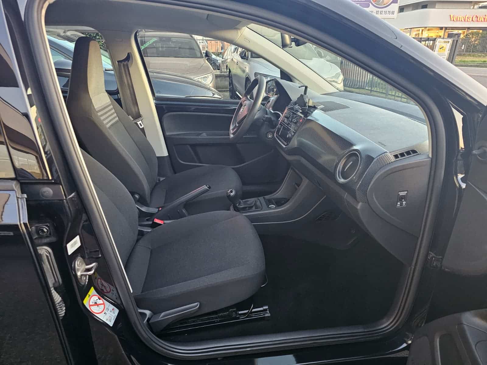 VOLKSWAGEN UP 1.0