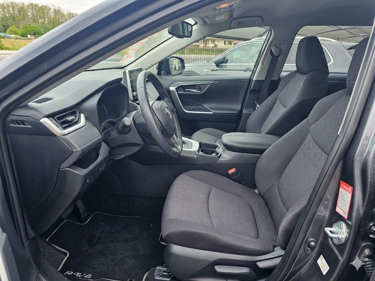 TOYOTA RAV 4