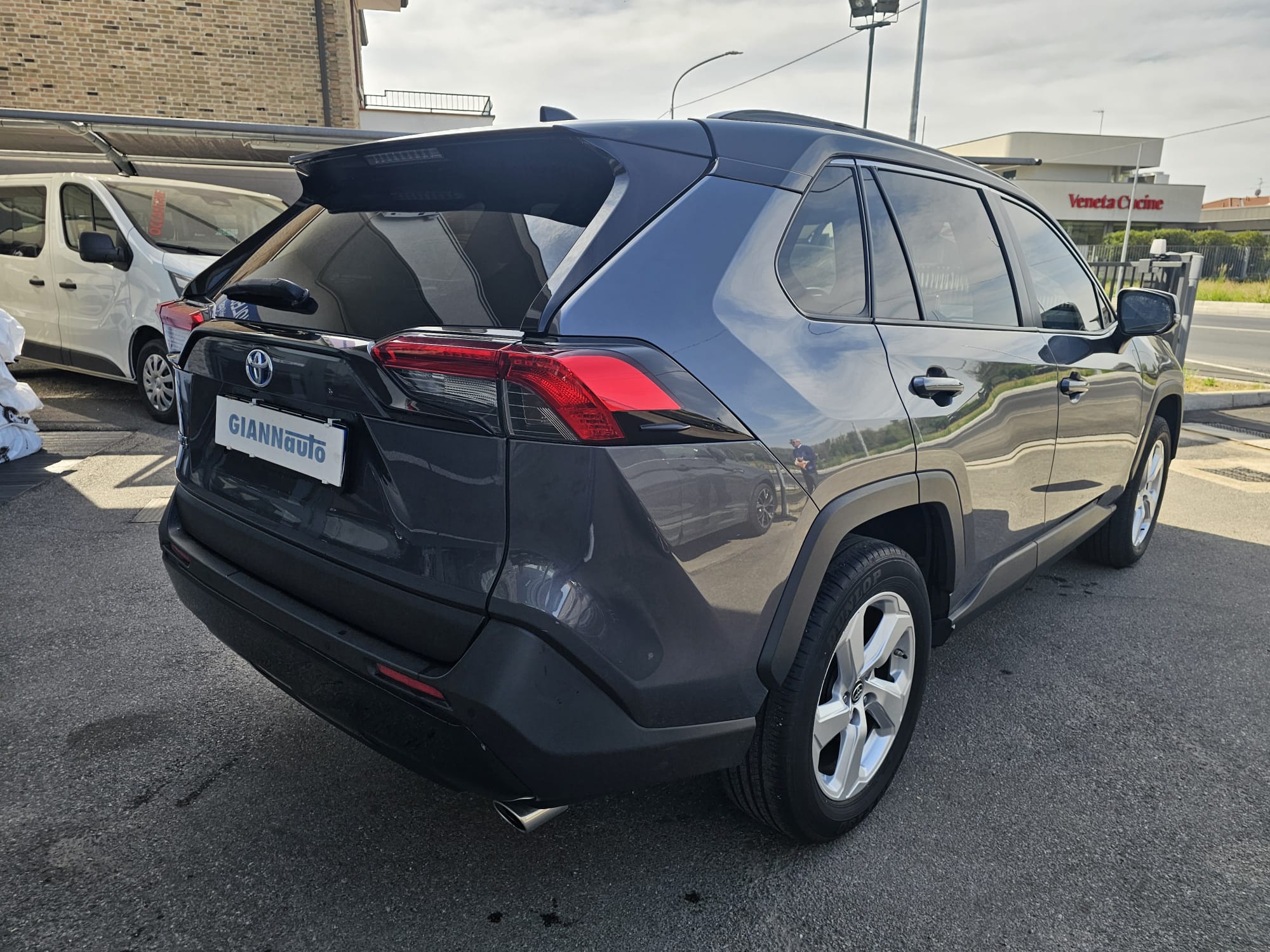 TOYOTA RAV 4
