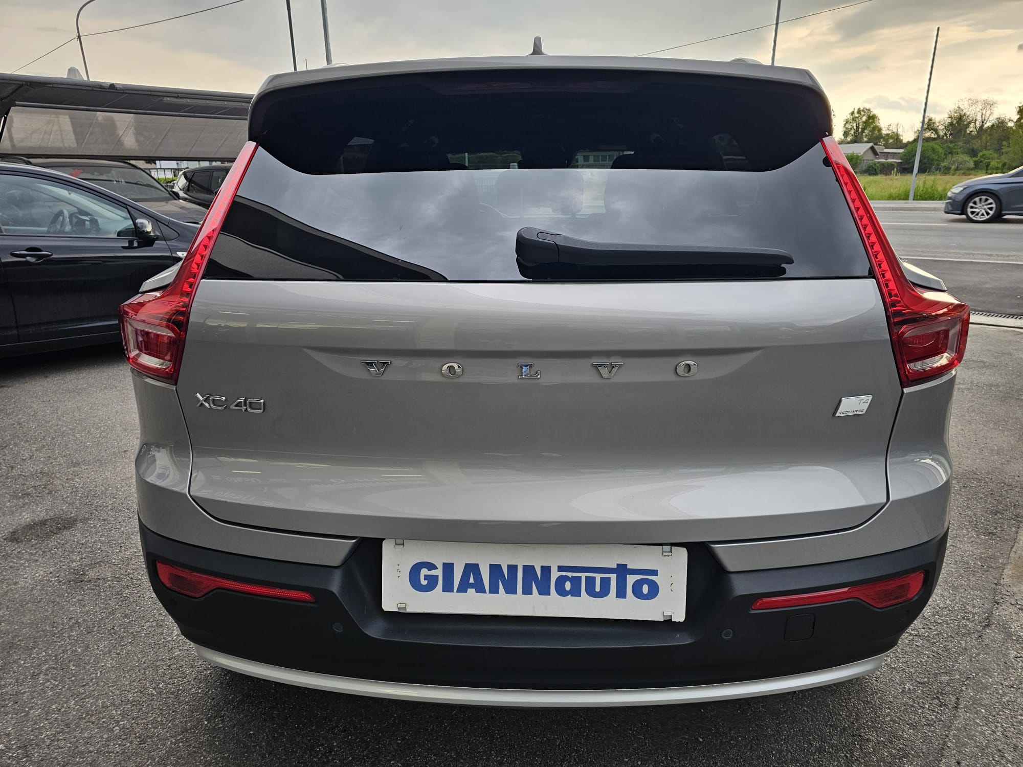 VOLVO XC40 T4
