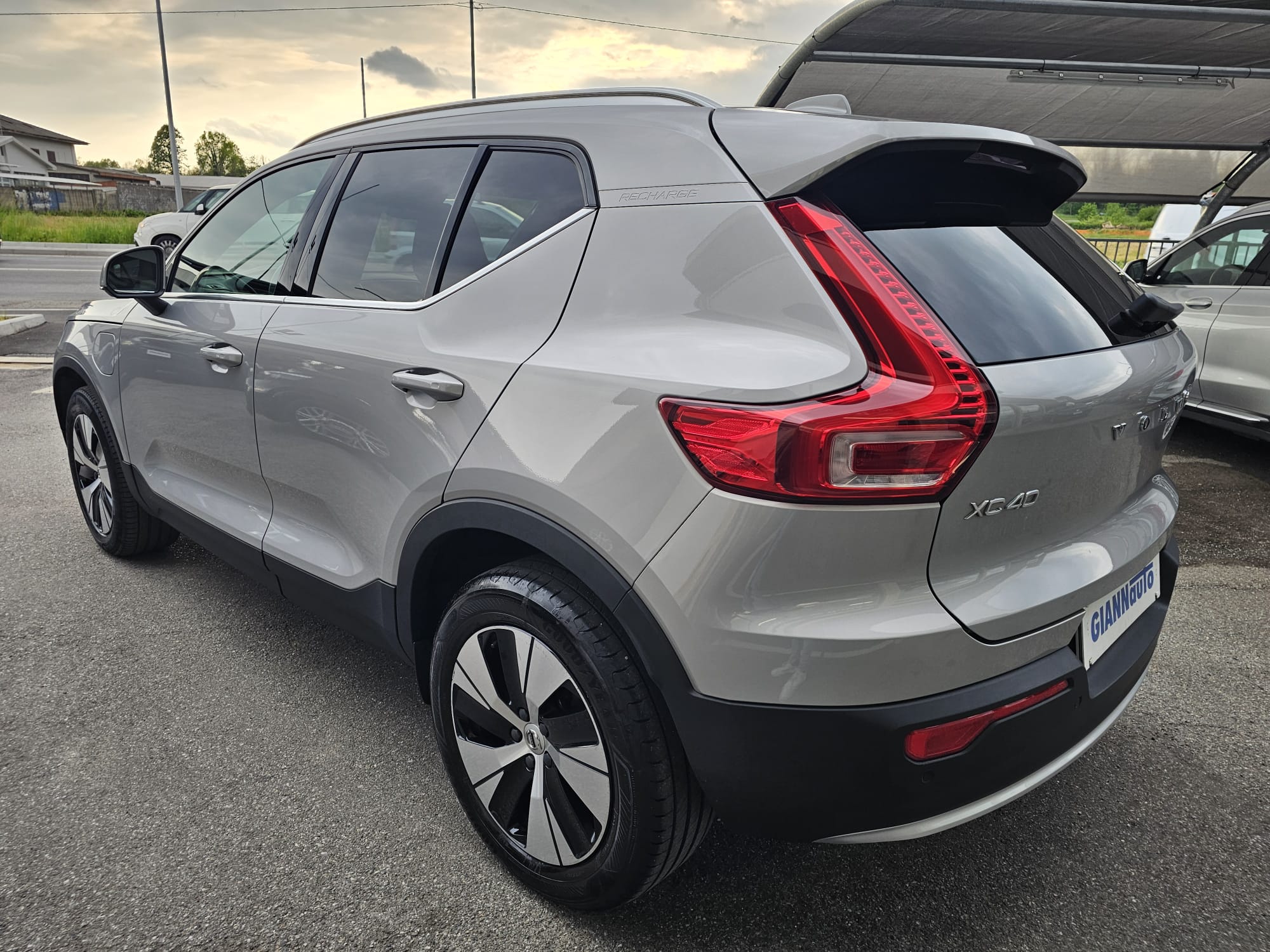 VOLVO XC40 T4