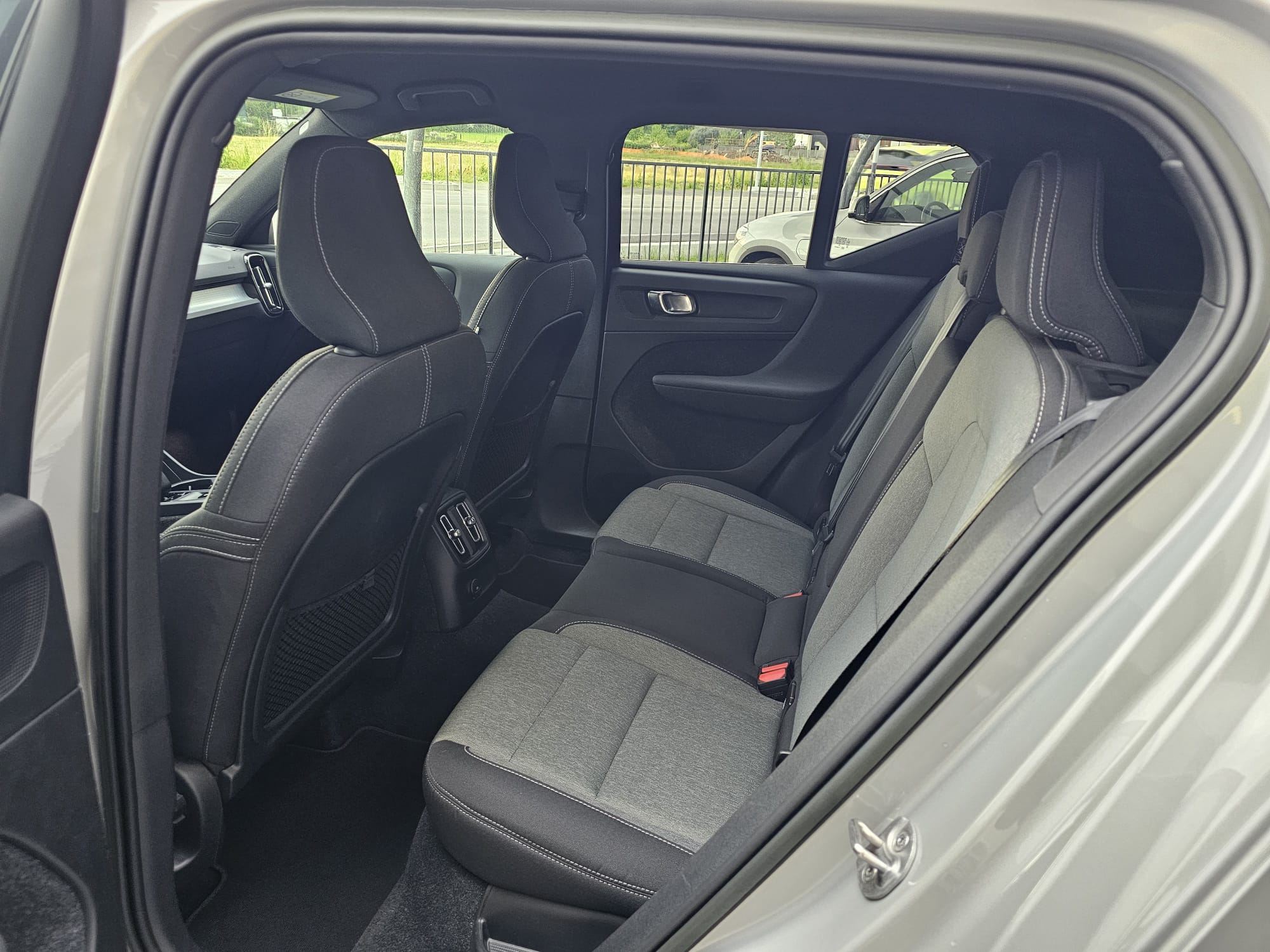 VOLVO XC40 T4